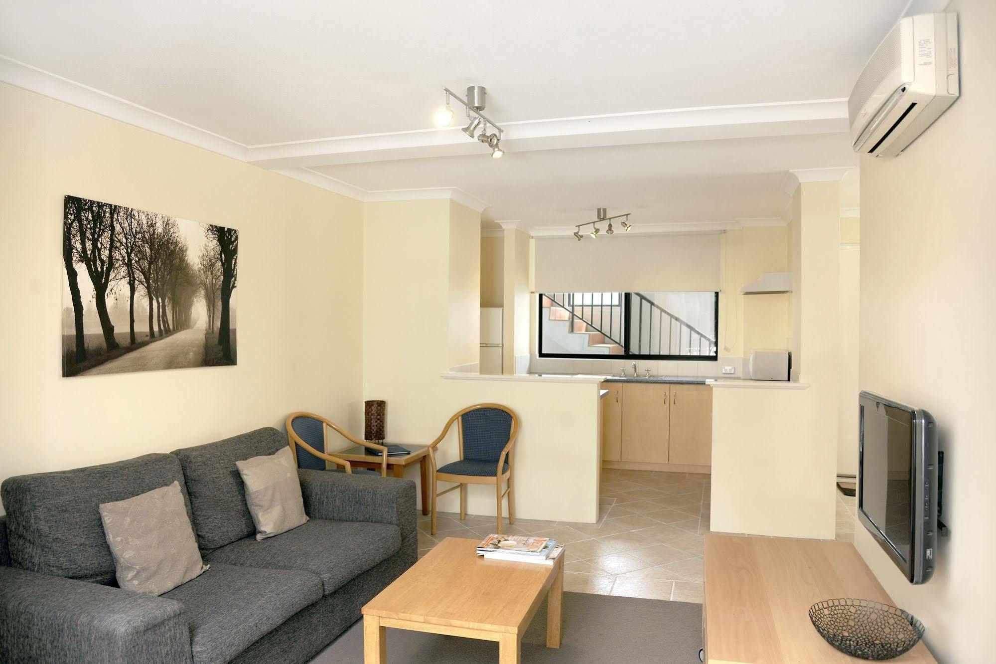 Lodestar Waterside Apartments Perth Extérieur photo