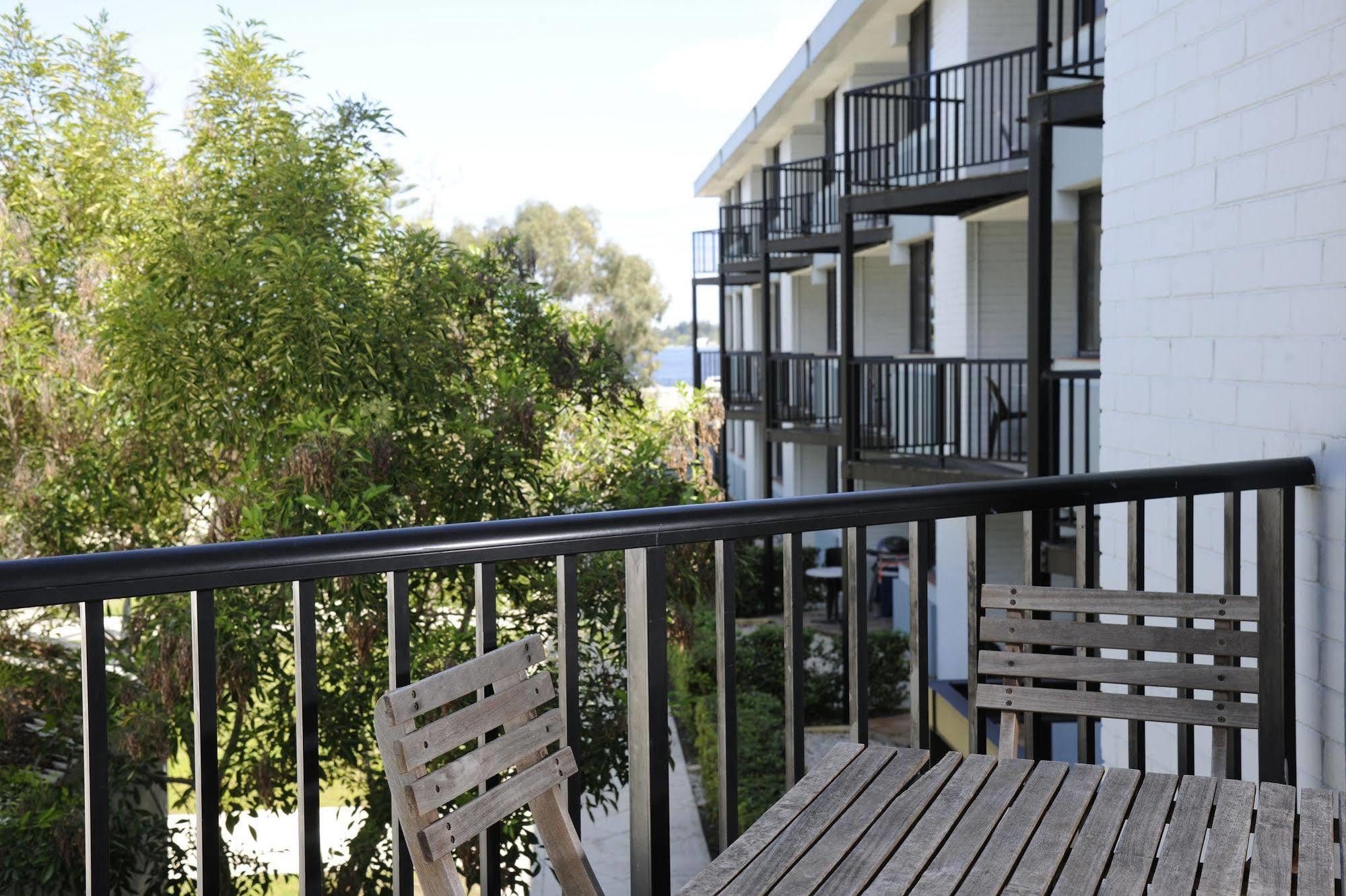 Lodestar Waterside Apartments Perth Extérieur photo